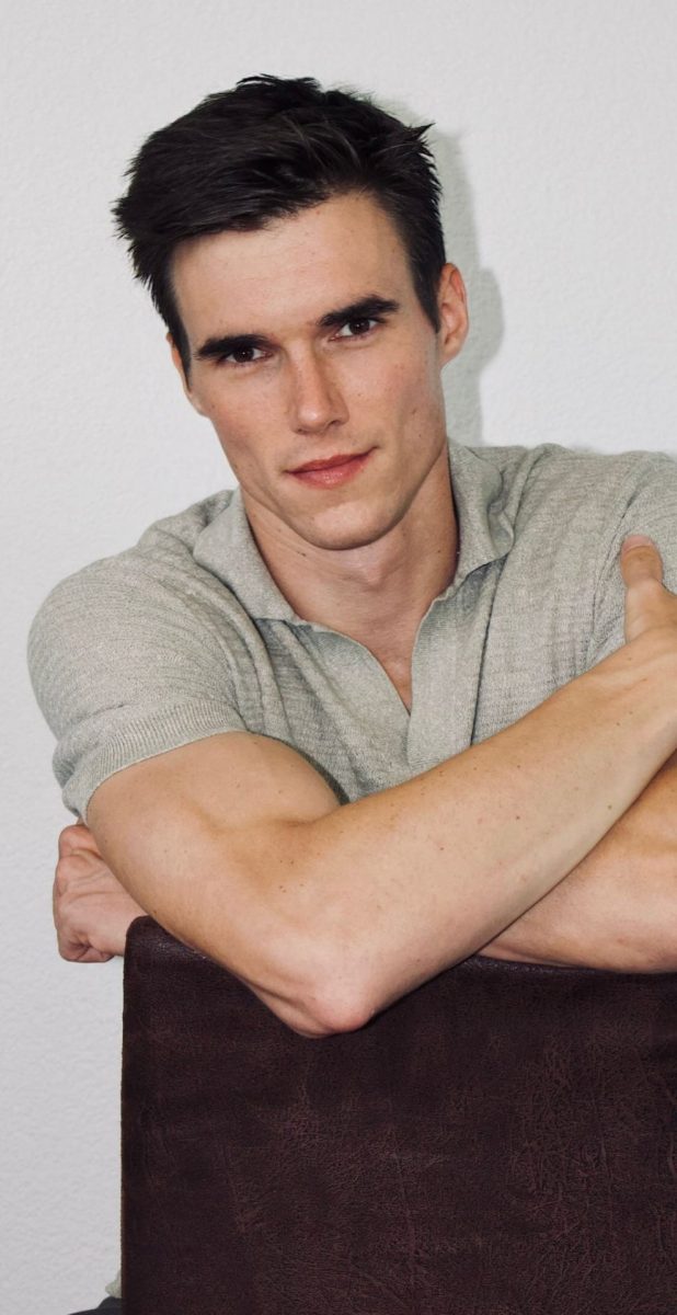 discreet male escort Aaron portrait